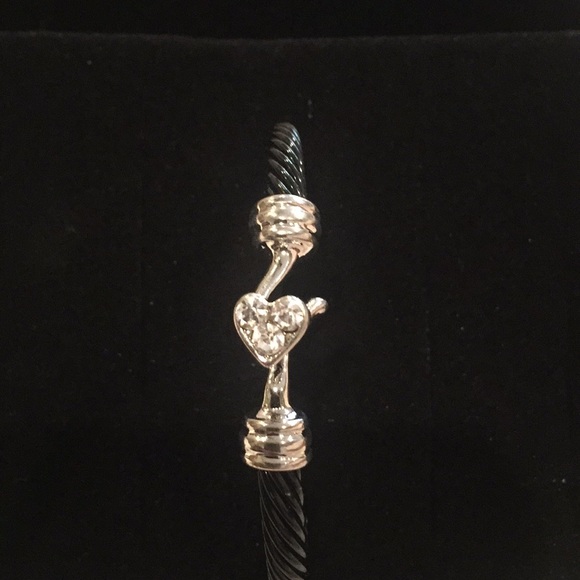 New Designer Type Women’s Bracelet - Picture 2 of 3